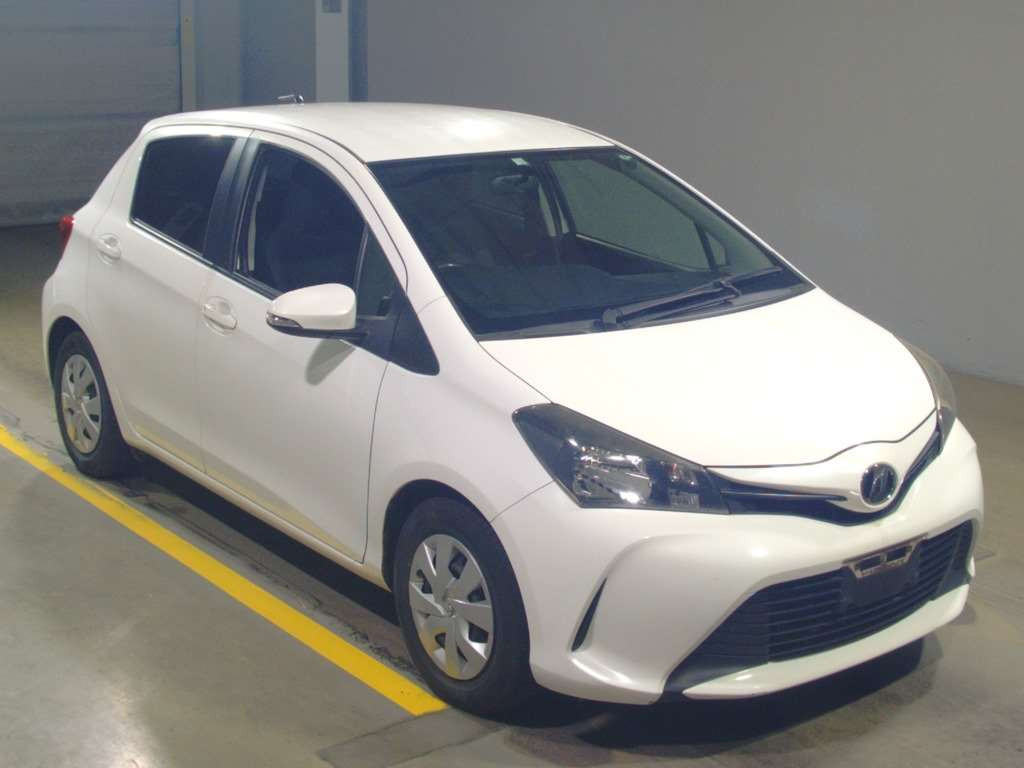 2015 Toyota Vitz NSP130[2]