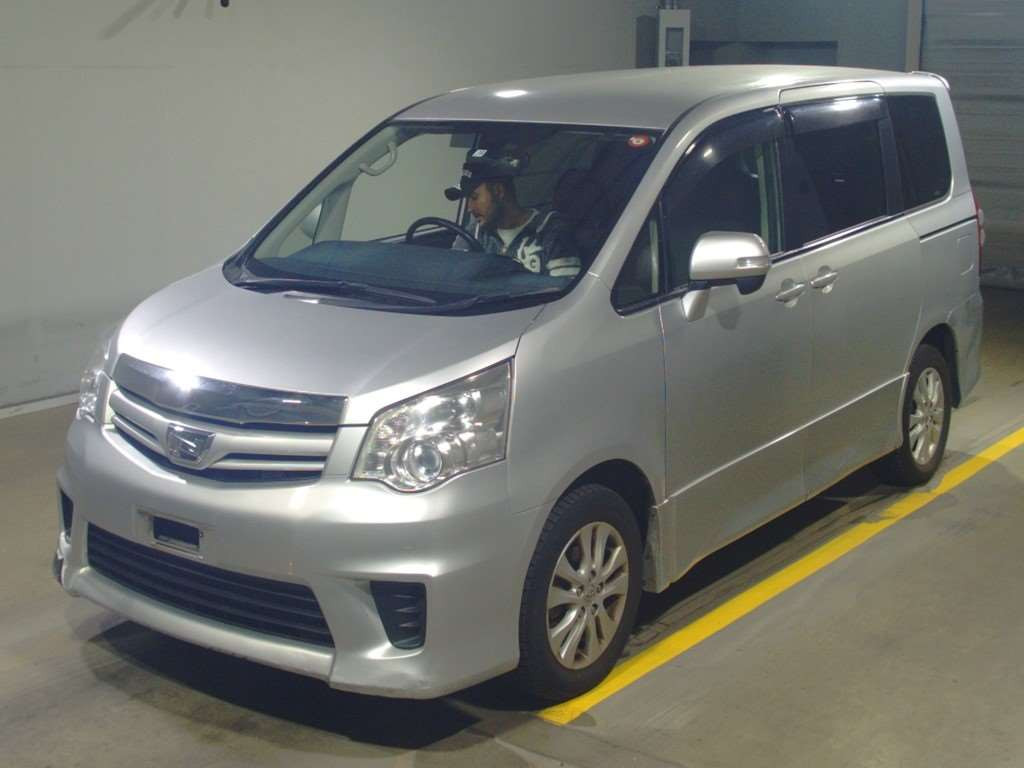 2013 Toyota Noah ZRR75W[0]