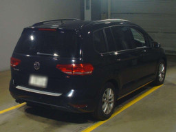 2016 Volkswagen Golf Touran