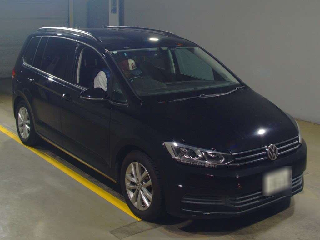 2016 Volkswagen Golf Touran 1TCZD[2]