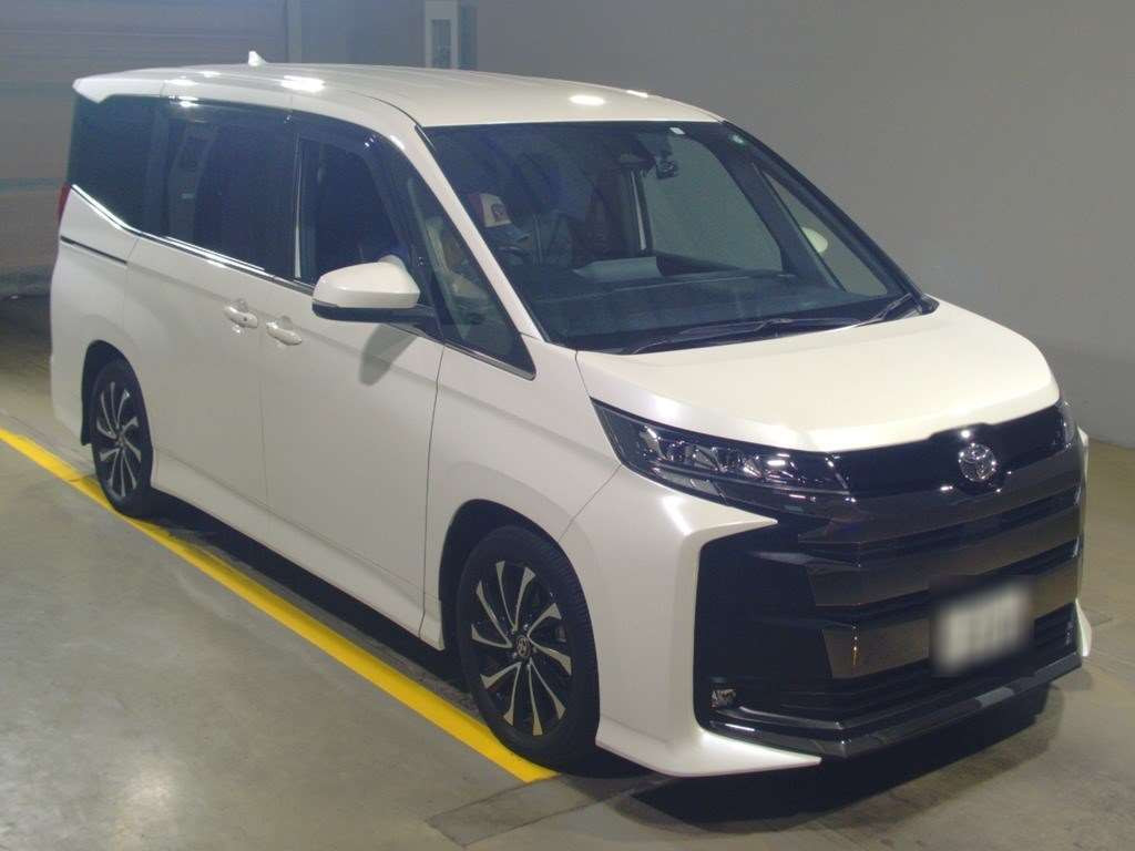 2023 Toyota Noah MZRA90W[2]