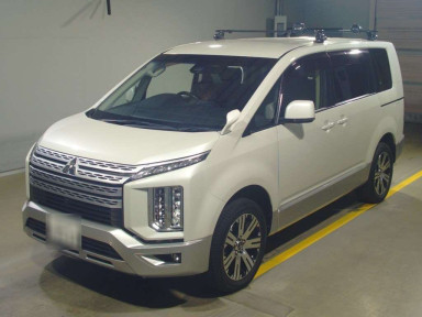 2019 Mitsubishi Delica D5