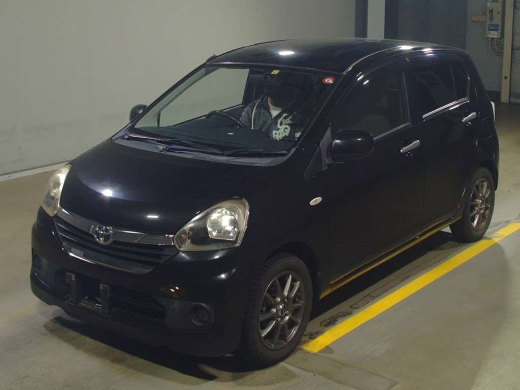 2014 Toyota Pixis Epoch LA300A[0]