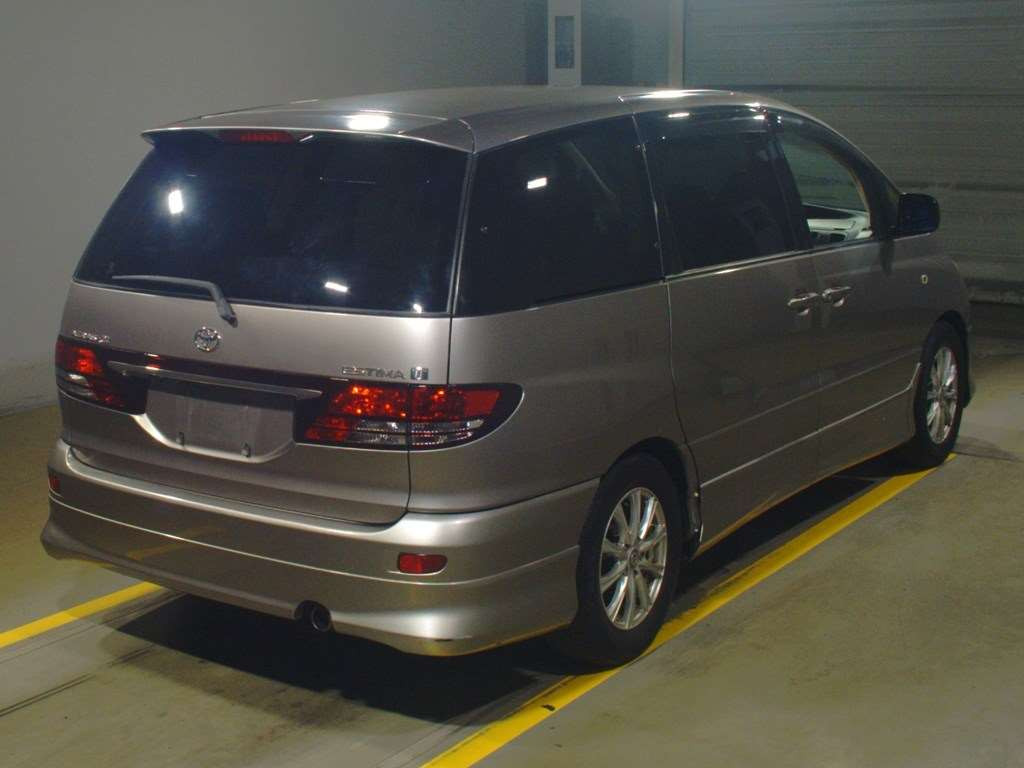 2004 Toyota Estima ACR30W[1]