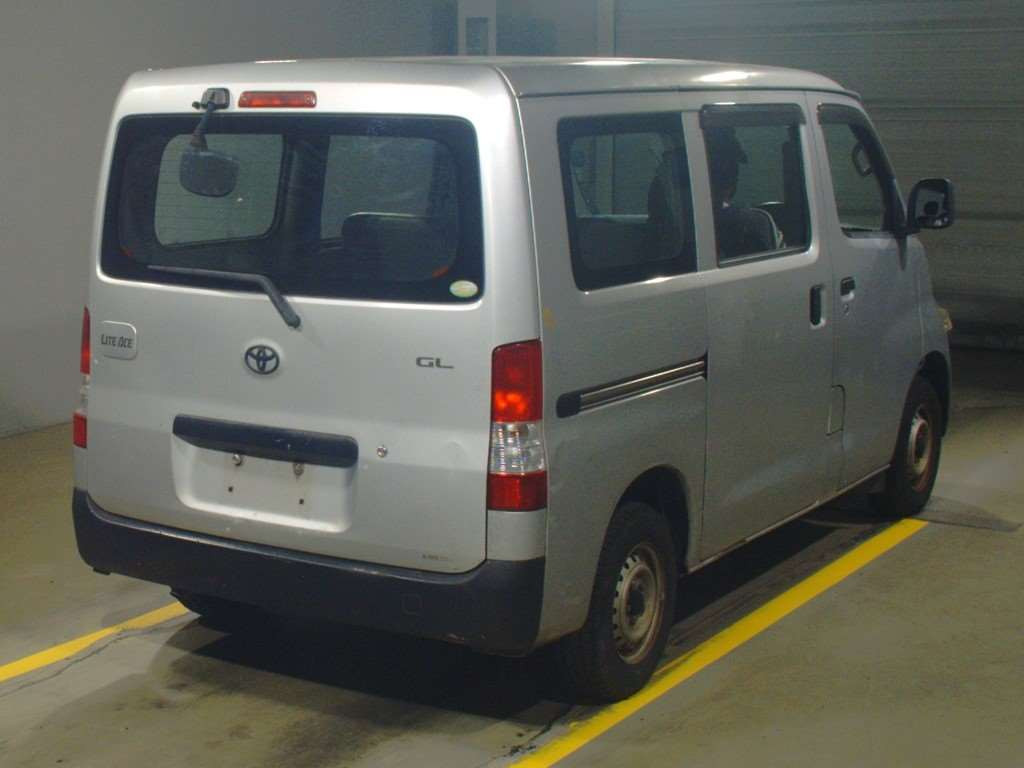 2010 Toyota Liteace Van S402M[1]