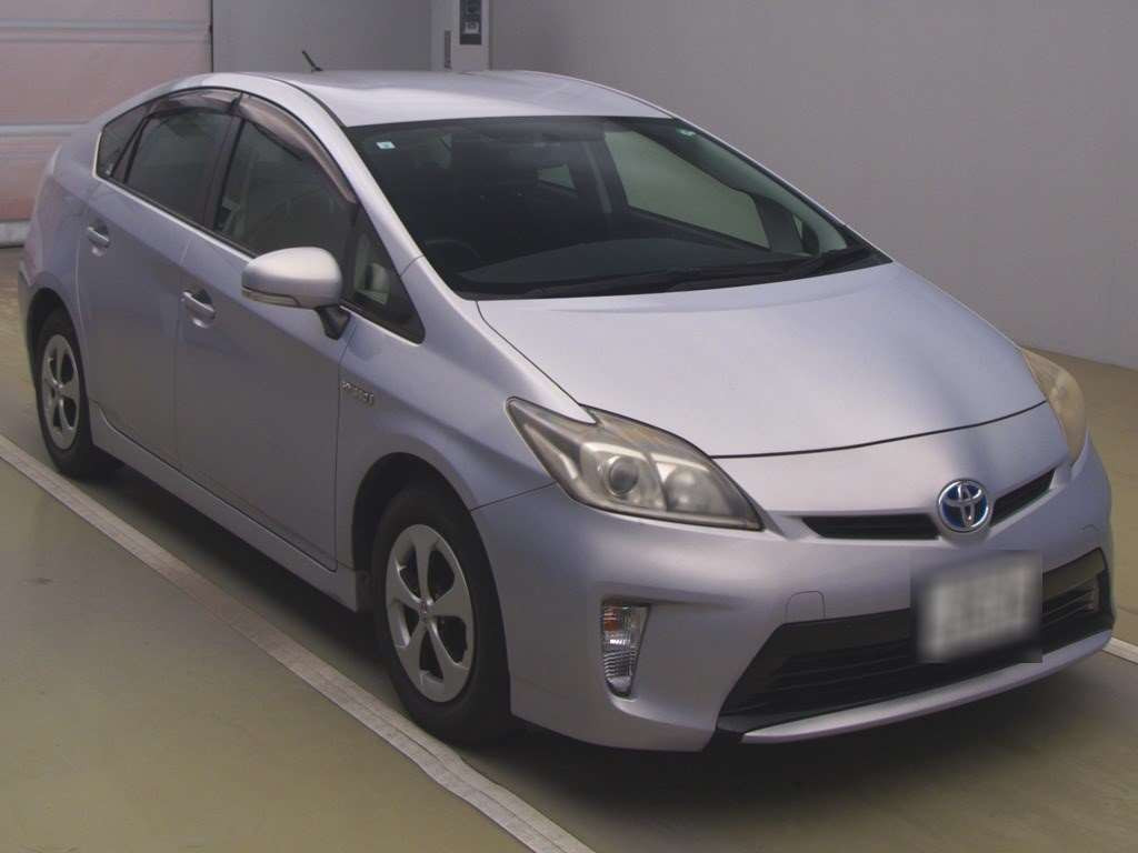 2013 Toyota Prius ZVW30[2]