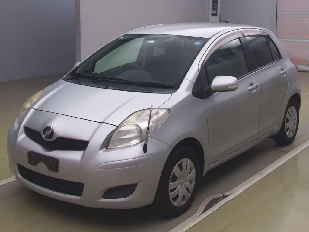 2010 Toyota Vitz SCP90[0]