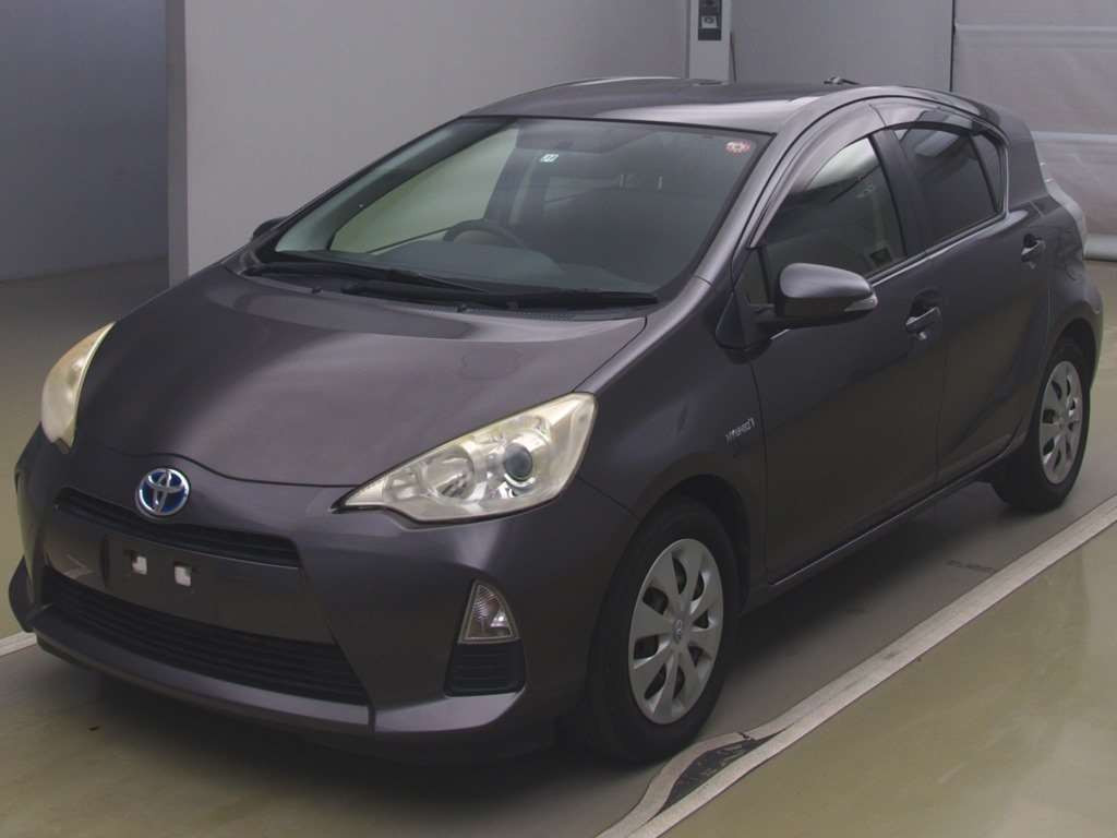 2013 Toyota Aqua NHP10[0]