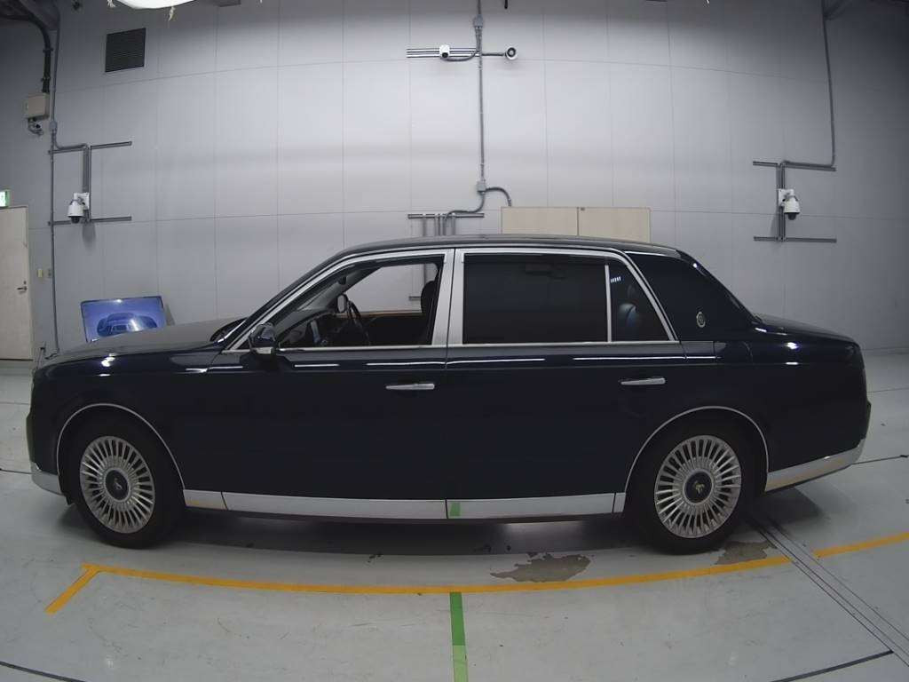 2019 Toyota Century UWG60[2]