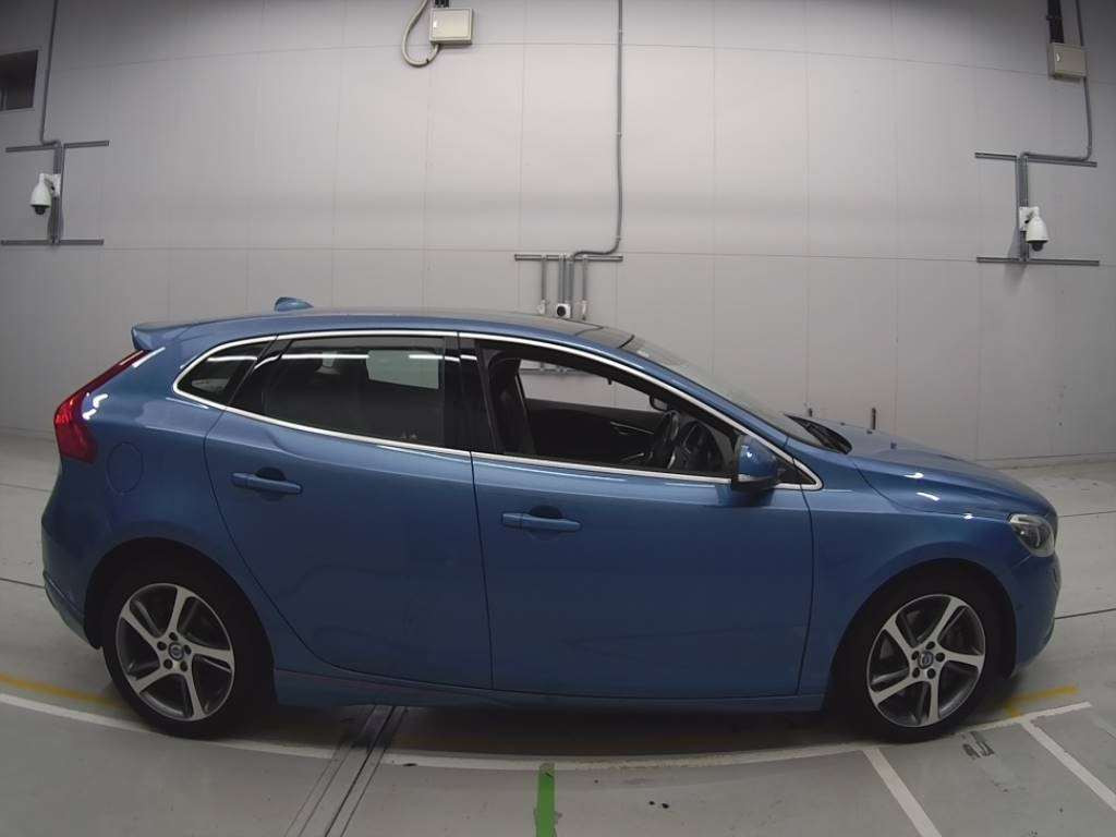 2015 Volvo V40 MD4204T[1]