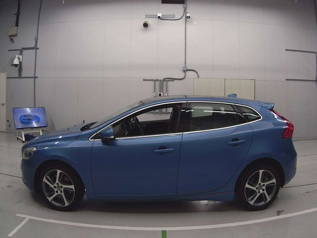 2015 Volvo V40 MD4204T[2]