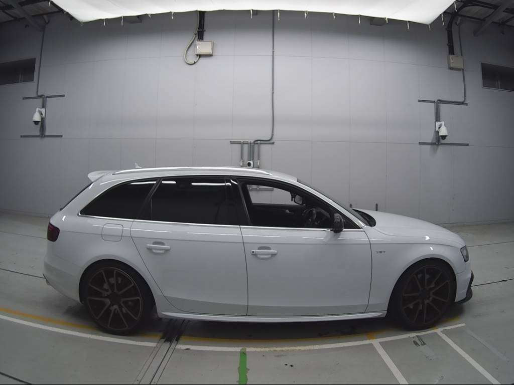 2012 Audi S4 Avant 8KCGWF[1]