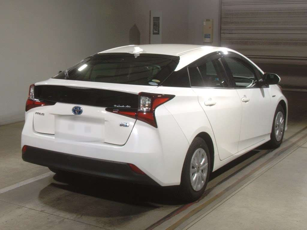 2019 Toyota Prius ZVW51[1]