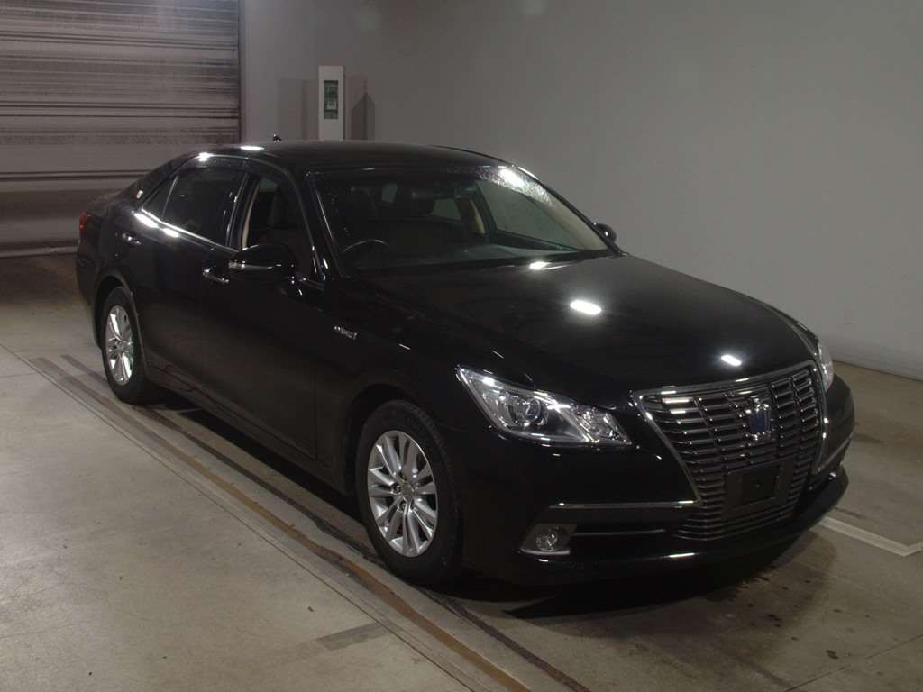 2015 Toyota Crown Hybrid AWS210[2]