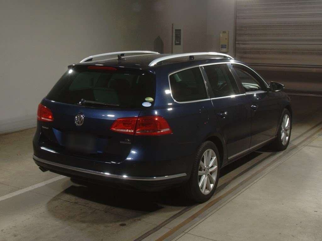 2013 Volkswagen Passat Variant 3CCAX[1]