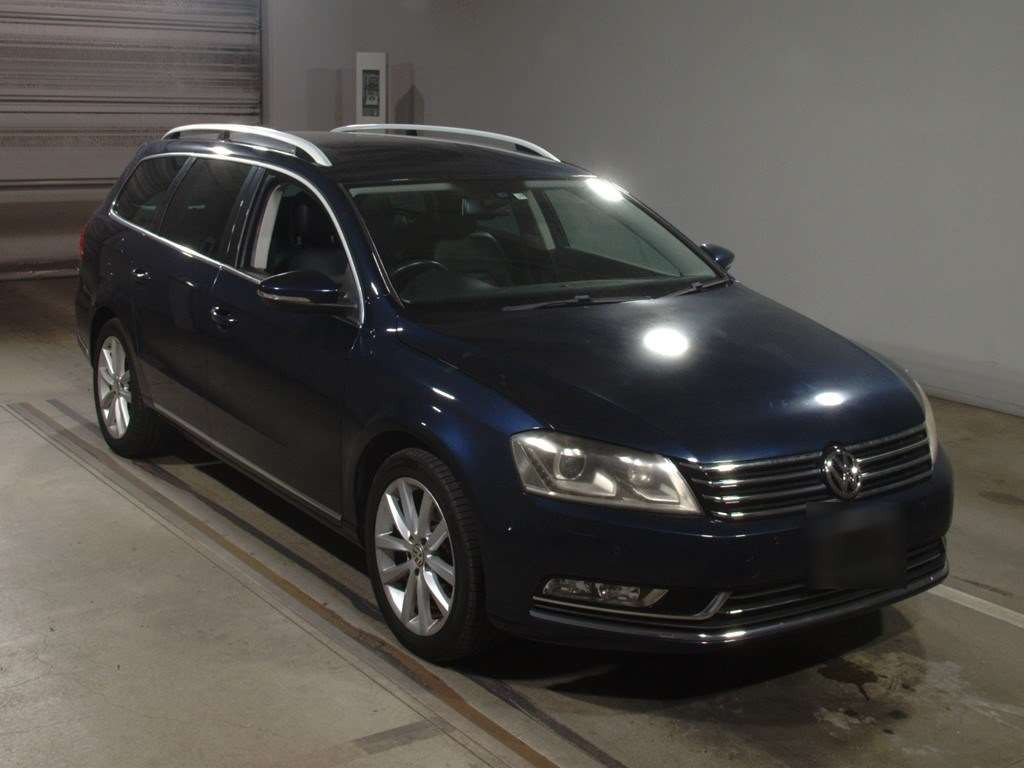 2013 Volkswagen Passat Variant 3CCAX[2]