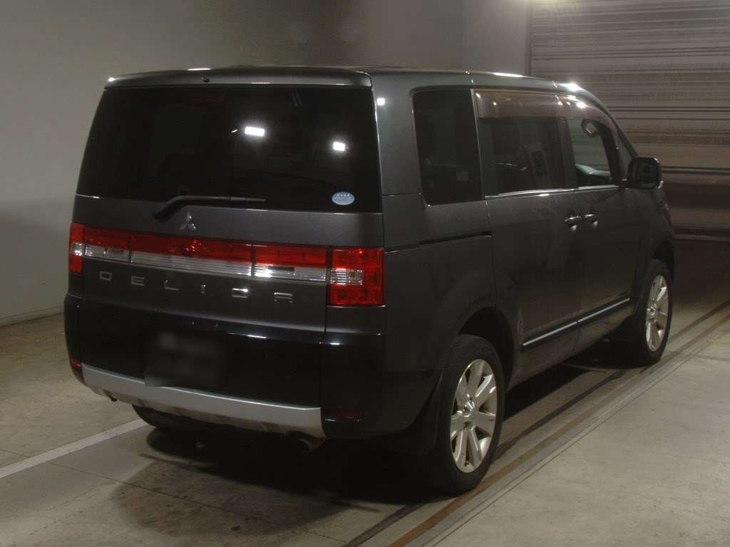 2012 Mitsubishi Delica D5 CV5W[1]