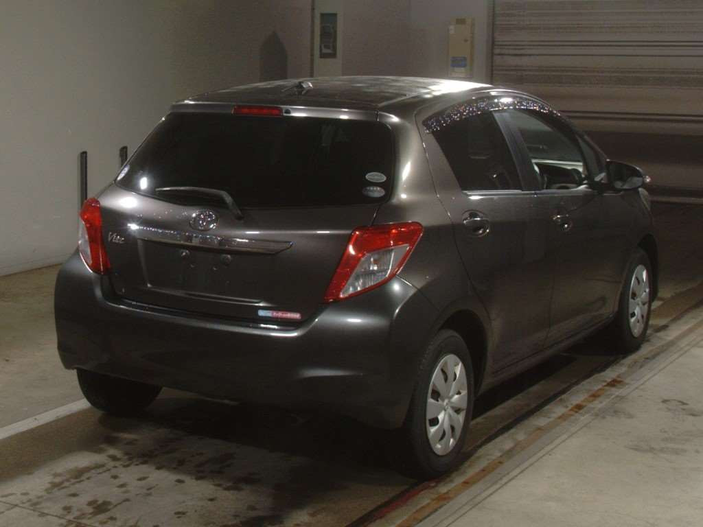 2012 Toyota Vitz NSP130[1]