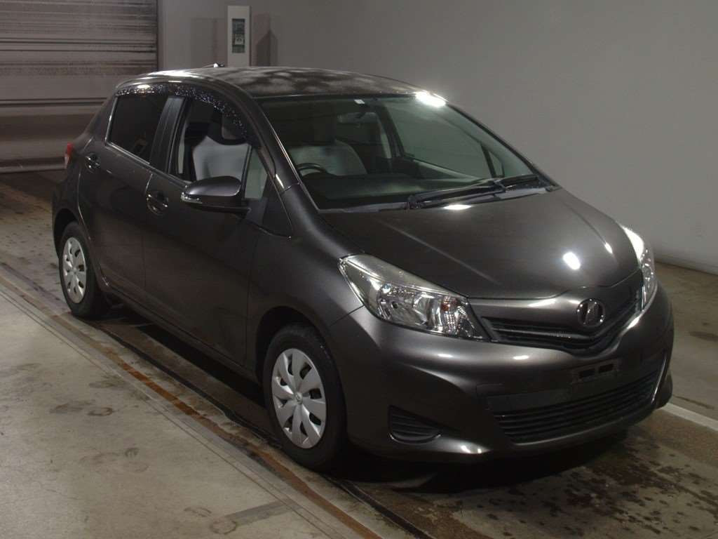 2012 Toyota Vitz NSP130[2]