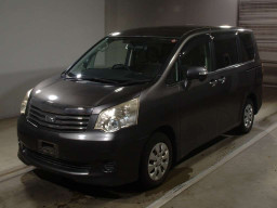 2010 Toyota Noah