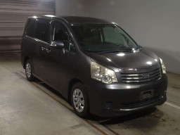 2010 Toyota Noah