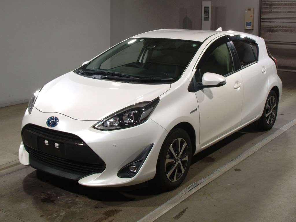 2018 Toyota Aqua NHP10[0]