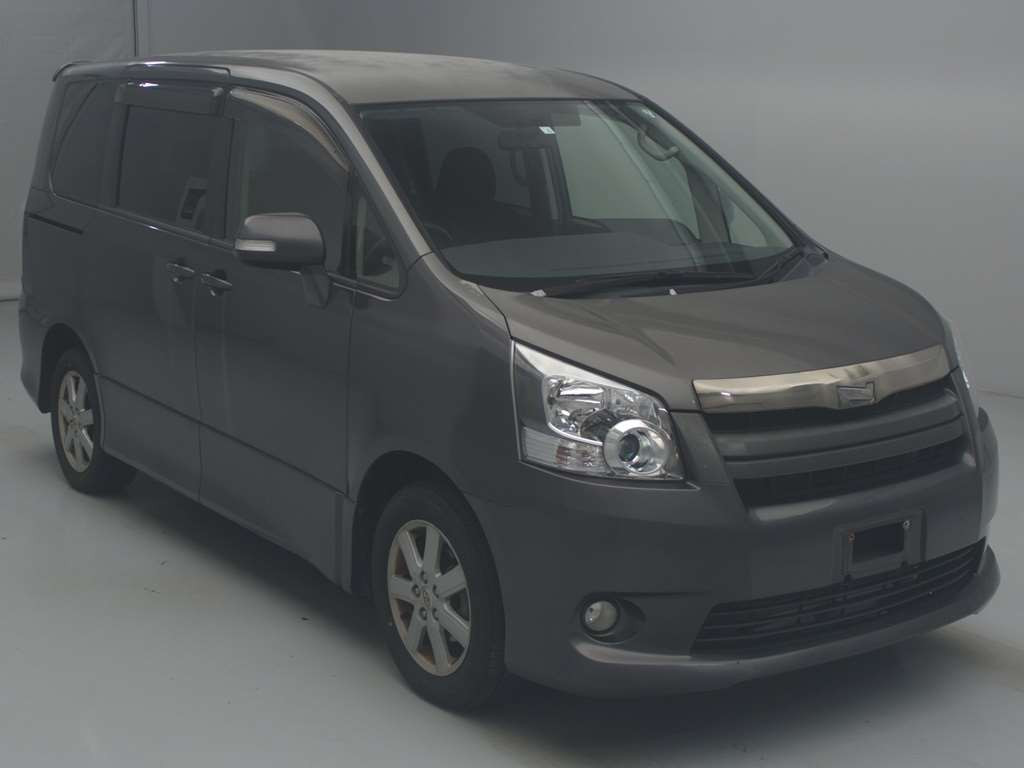 2008 Toyota Noah ZRR75W[2]