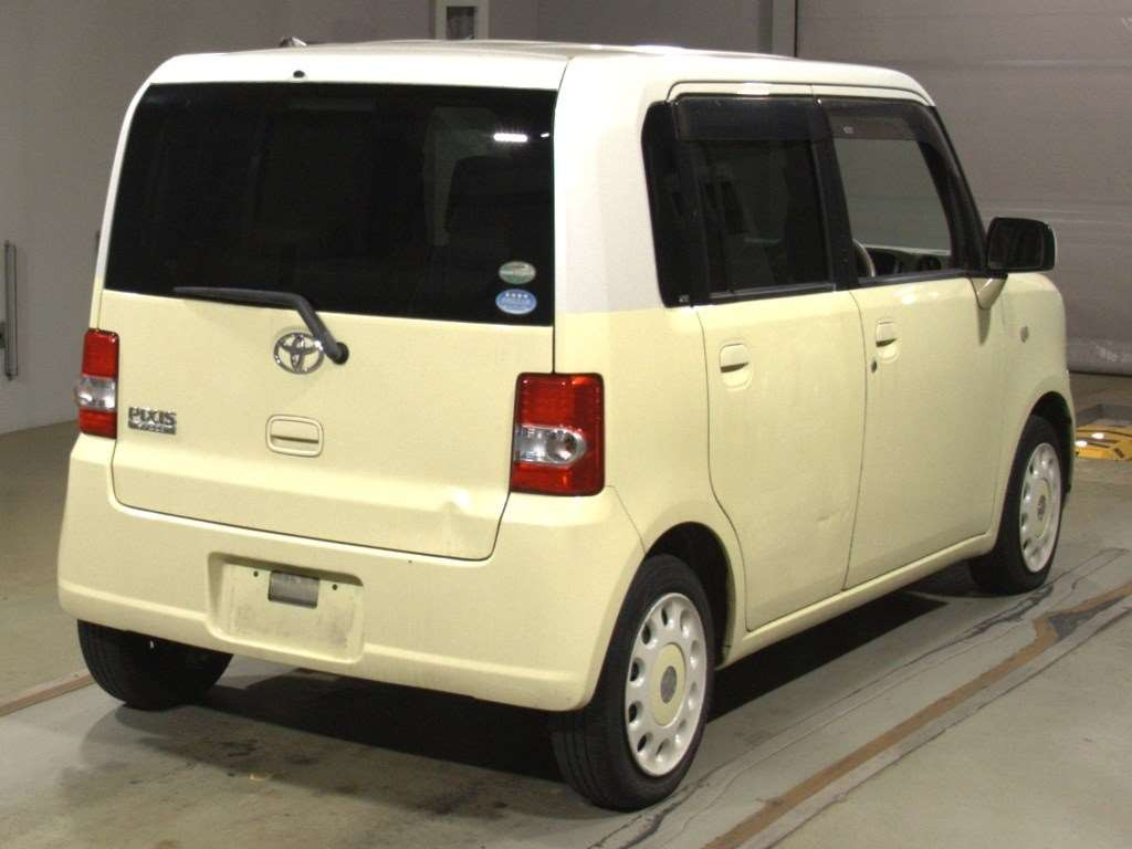 2015 Toyota Pixis Space L575A[1]