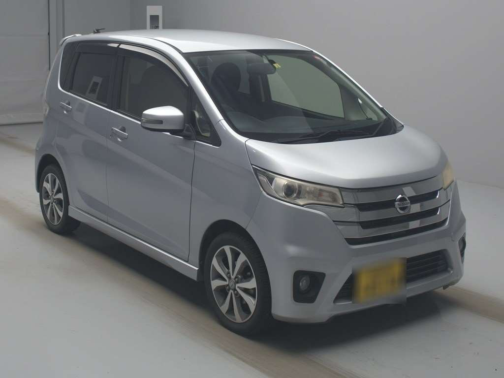 2014 Nissan DAYZ B21W[2]