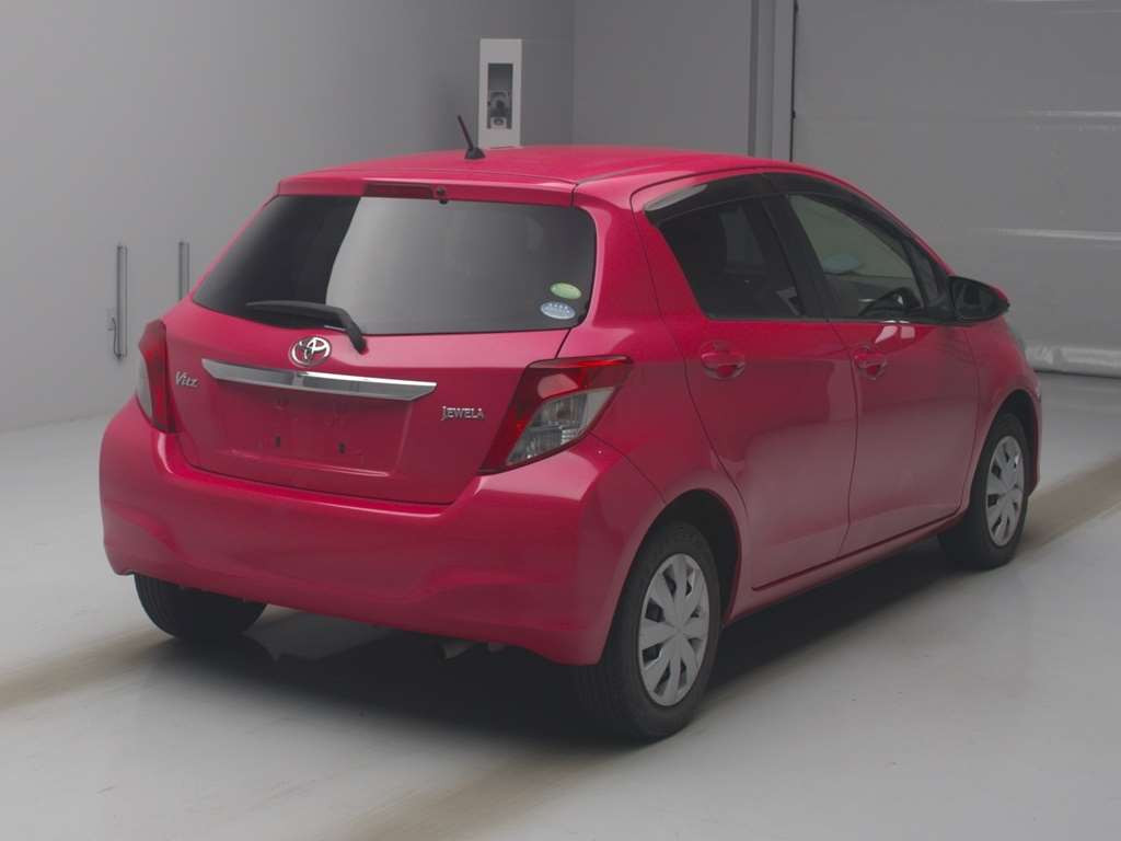 2014 Toyota Vitz NSP130[1]