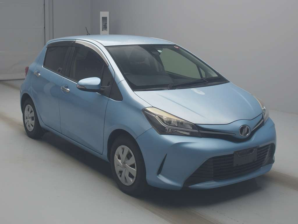 2015 Toyota Vitz NSP130[2]