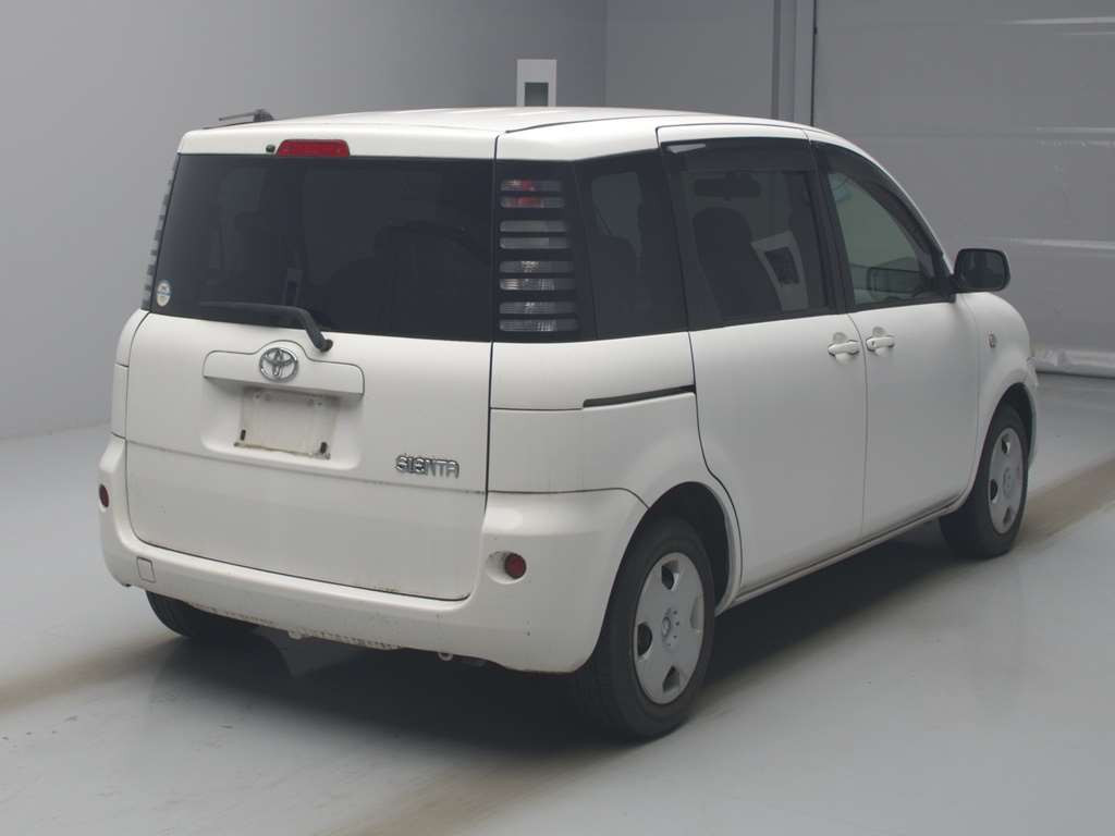 2005 Toyota Sienta NCP81G[1]