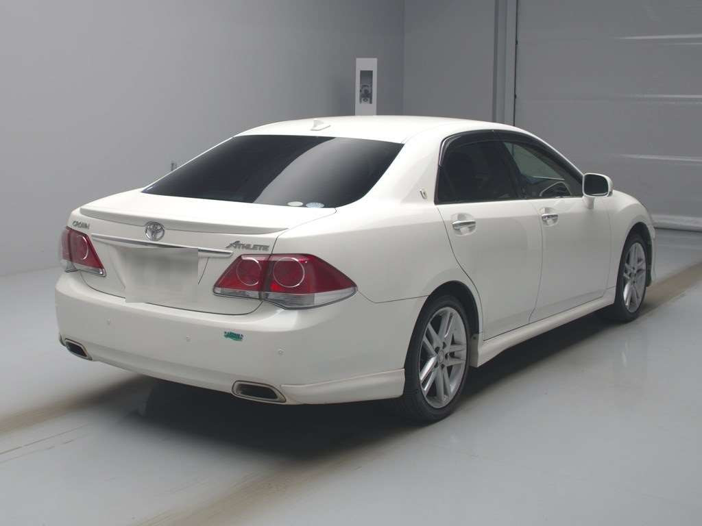 2012 Toyota Crown GRS200[1]