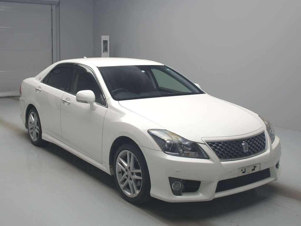 2012 Toyota Crown GRS200[2]