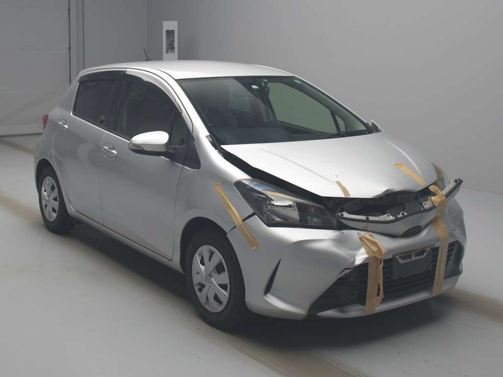 2014 Toyota Vitz NSP130[2]