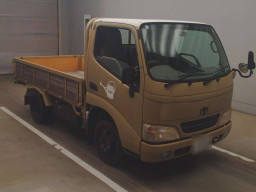 2005 Toyota Dyna Truck