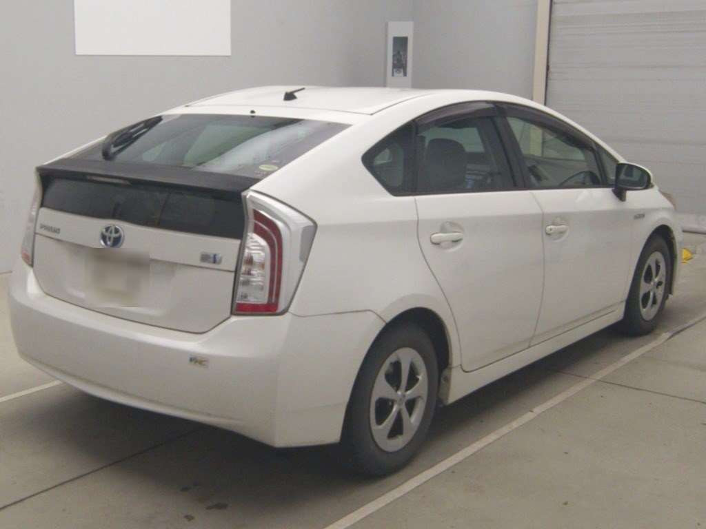 2012 Toyota Prius ZVW30[1]