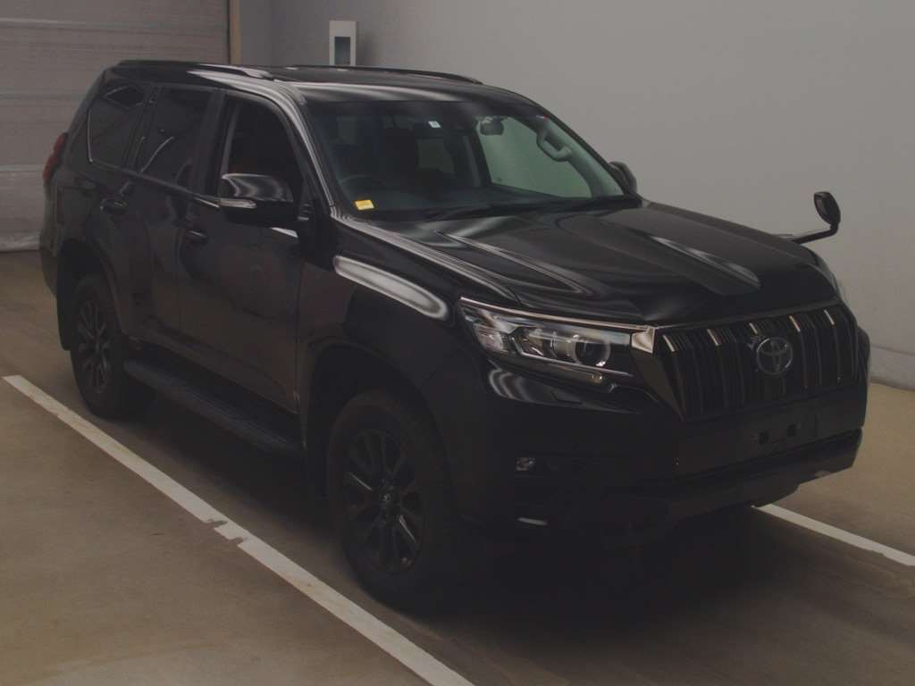 2021 Toyota Land Cruiser Prado TRJ150W[2]