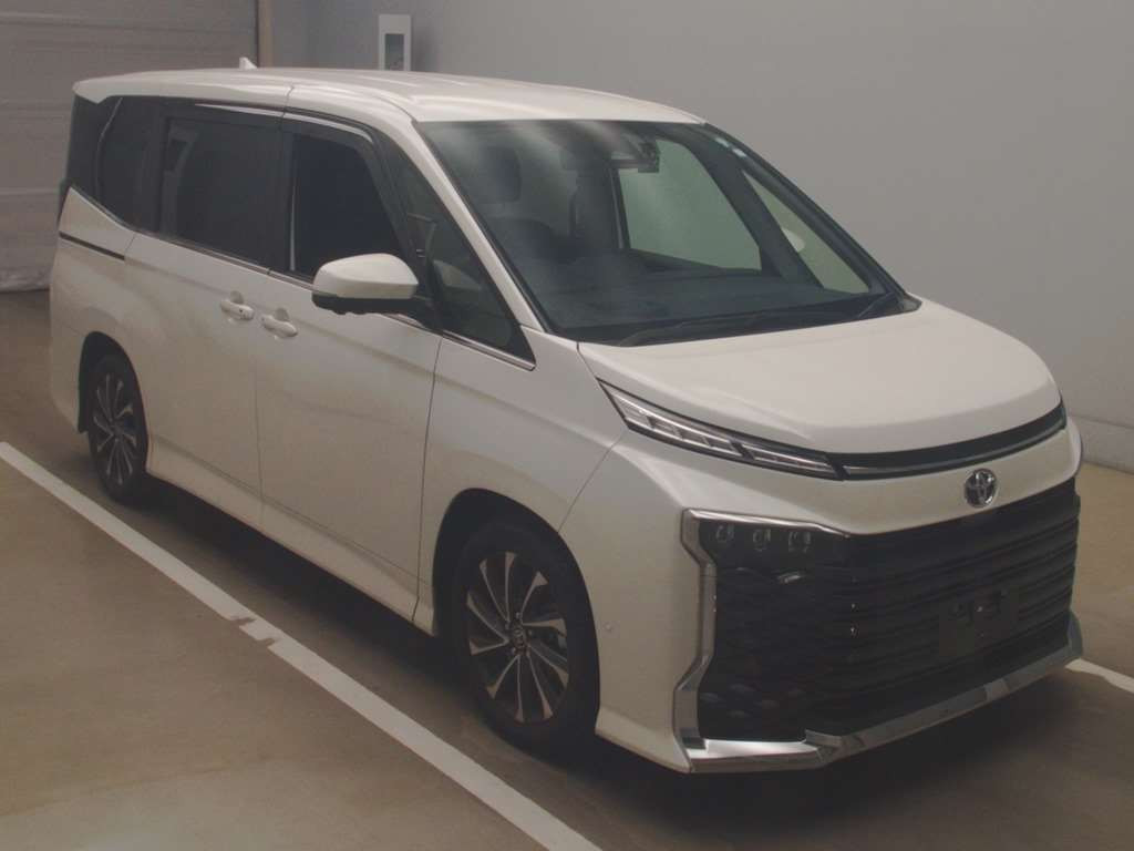 2023 Toyota Voxy MZRA90W[2]