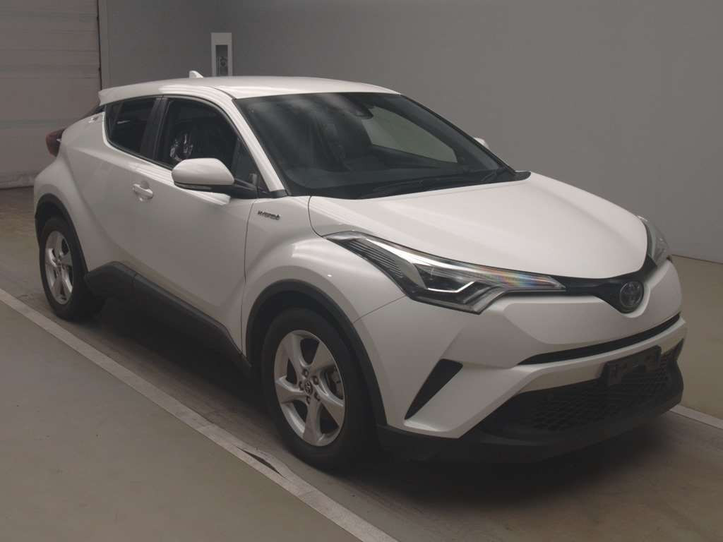 2019 Toyota C-HR ZYX10[2]