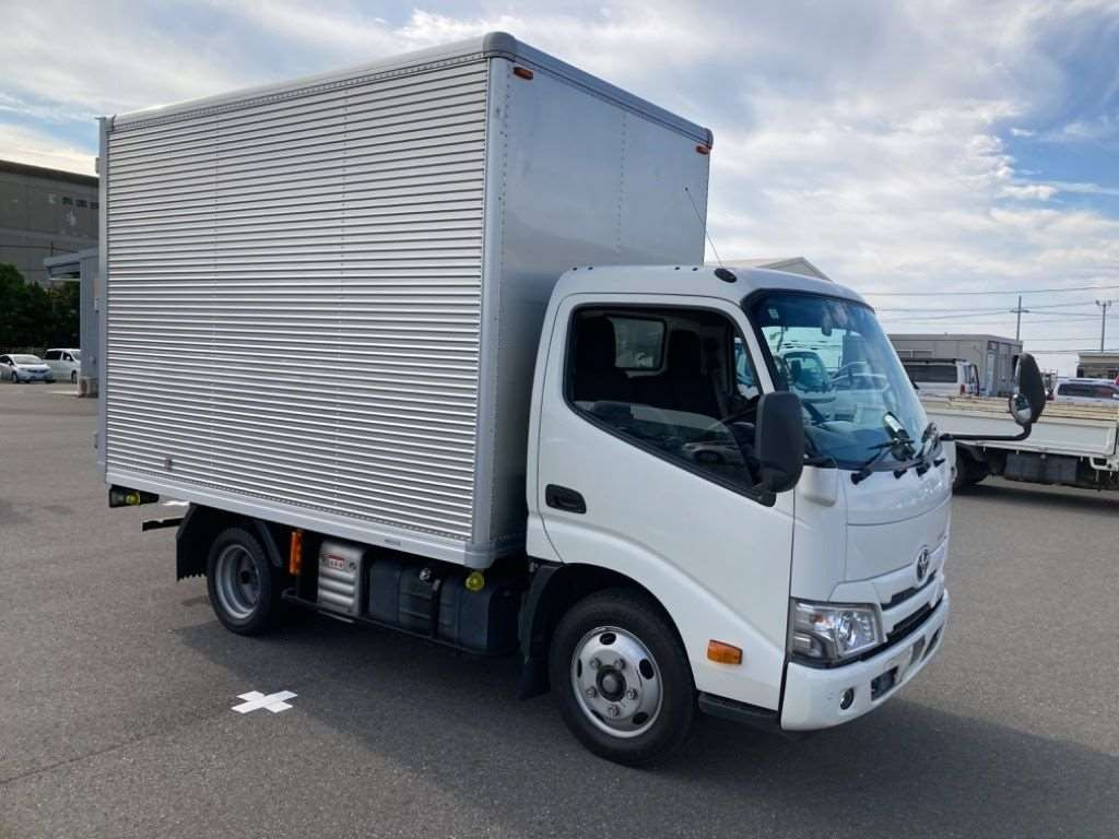 2019 Toyota Toyoace Truck XZC605[2]