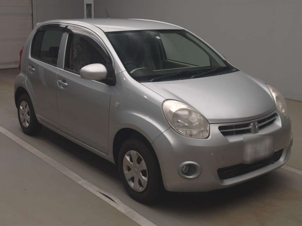 2010 Toyota Passo KGC30[2]