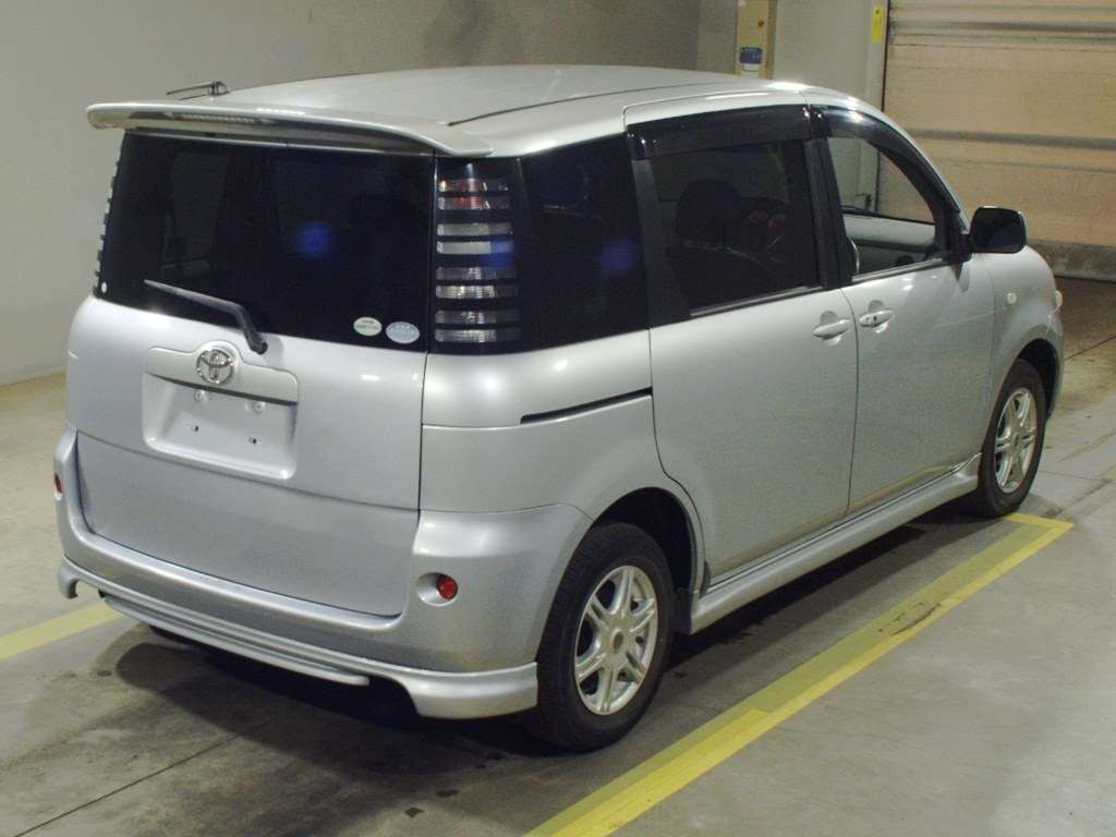 2004 Toyota Sienta NCP85G[1]