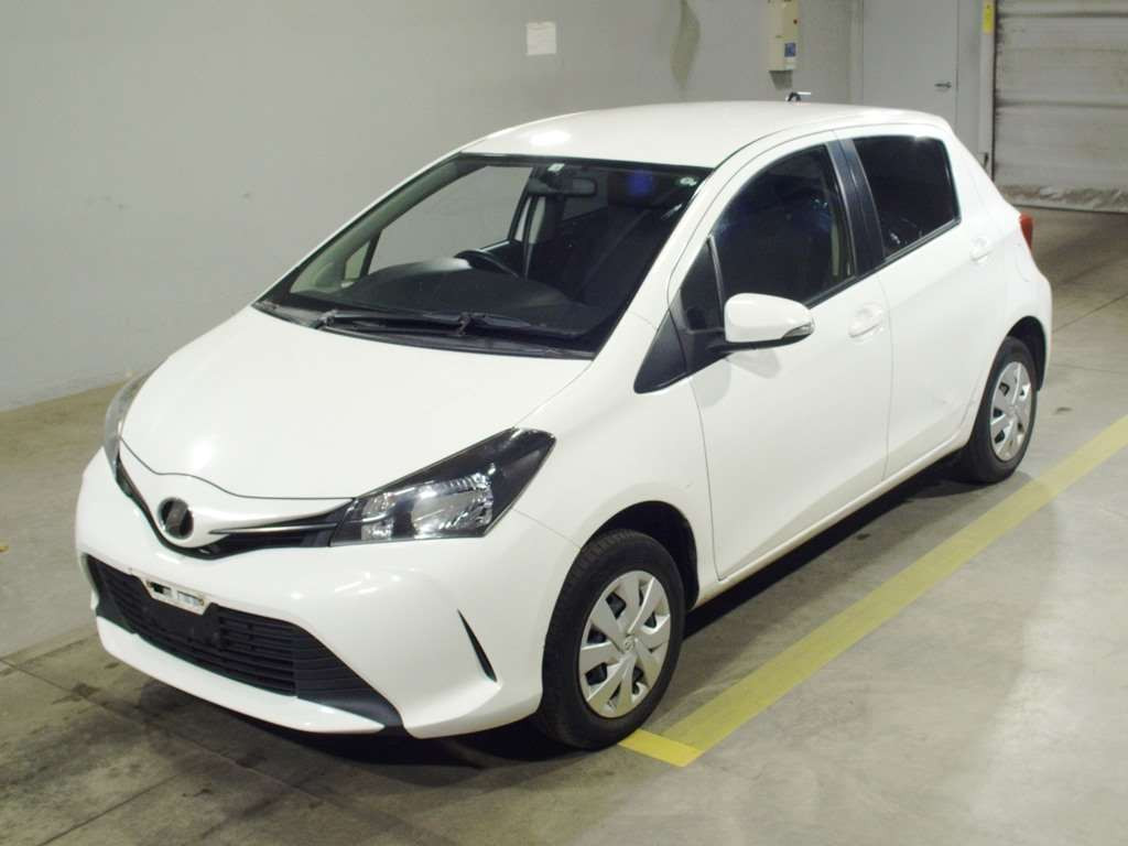 2015 Toyota Vitz NSP135[0]