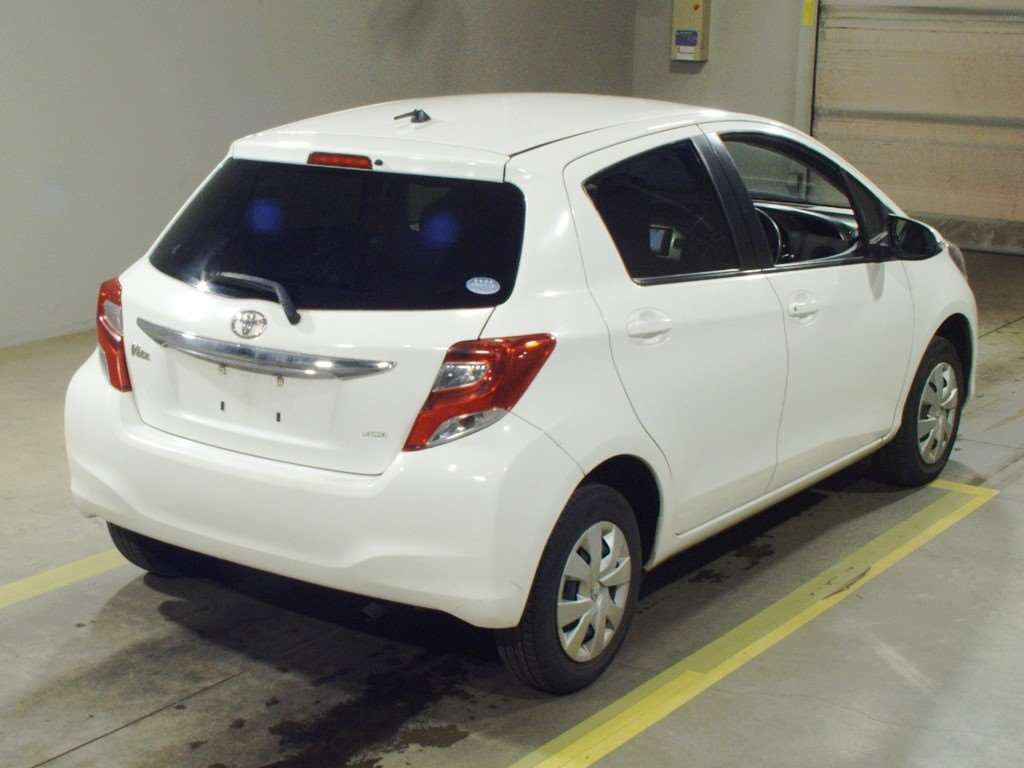 2015 Toyota Vitz NSP135[1]