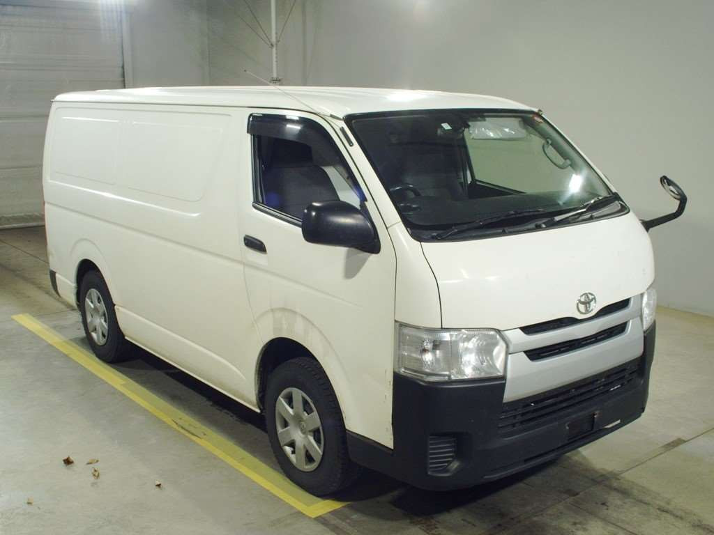 2017 Toyota Hiace Van KDH206V[2]