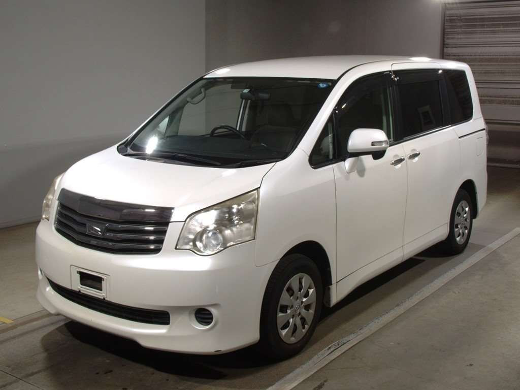 2011 Toyota Noah ZRR70G[0]