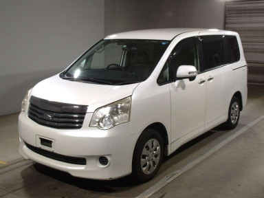 2011 Toyota Noah