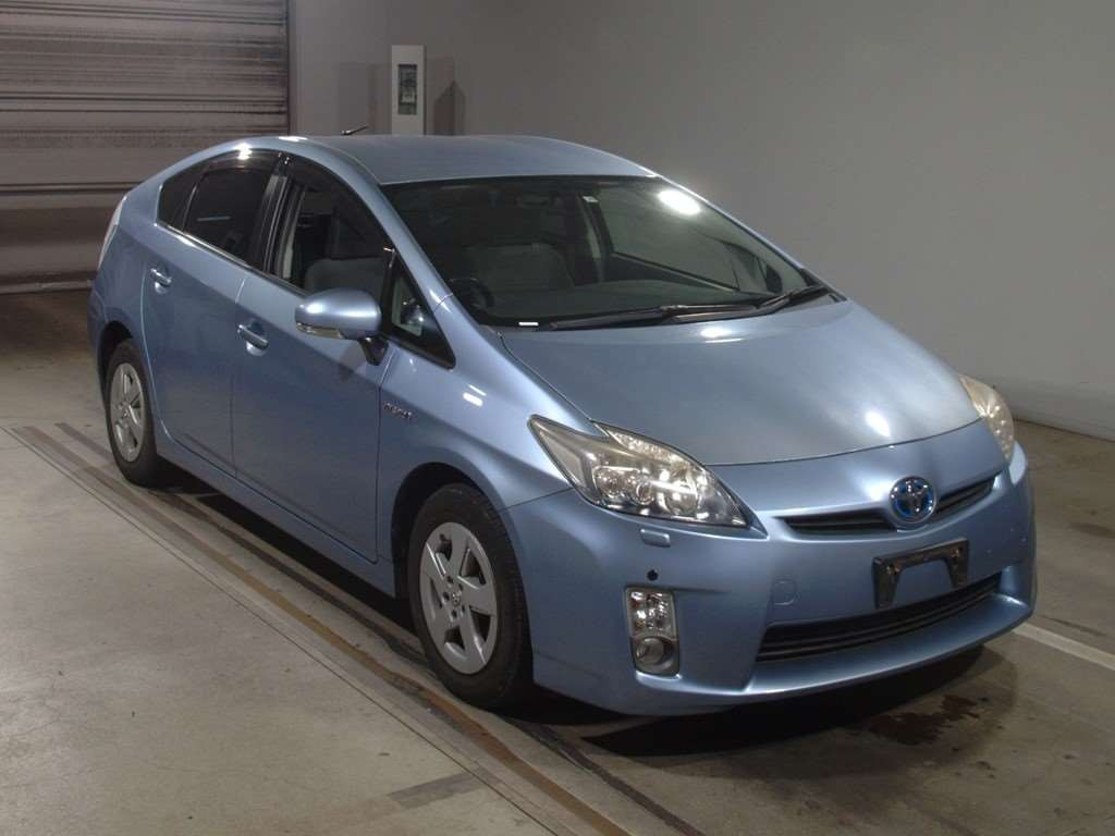 2011 Toyota Prius ZVW30[2]