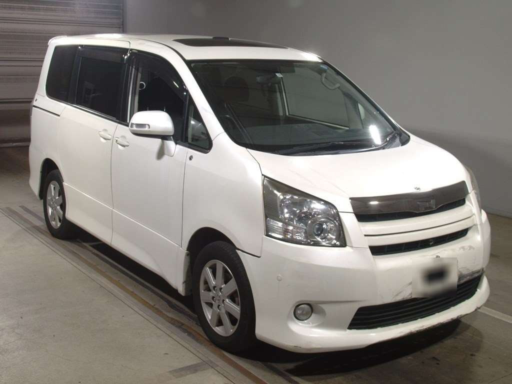 2007 Toyota Noah ZRR75W[2]